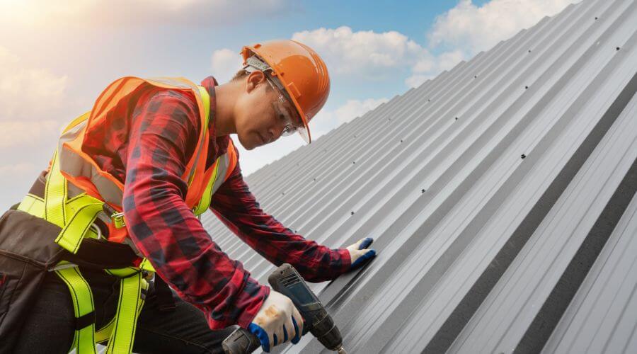 Professional gutter cleaning in Holdingford, MN